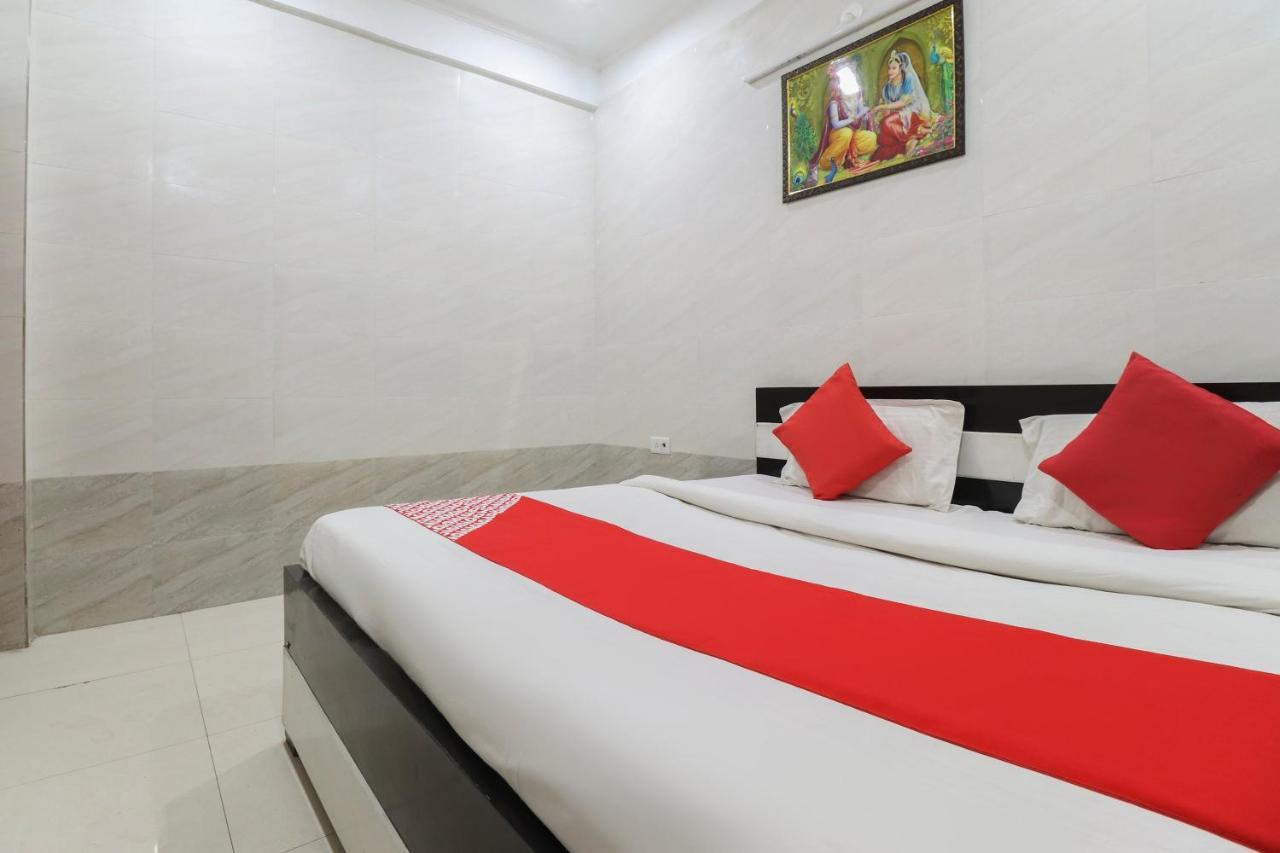 Oyo 69378 Trilok Dham Hotel Vrindāvan Exterior foto